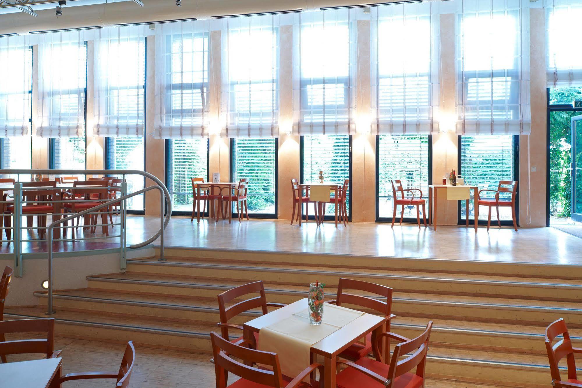 Commundo Tagungshotel Neuss Kültér fotó