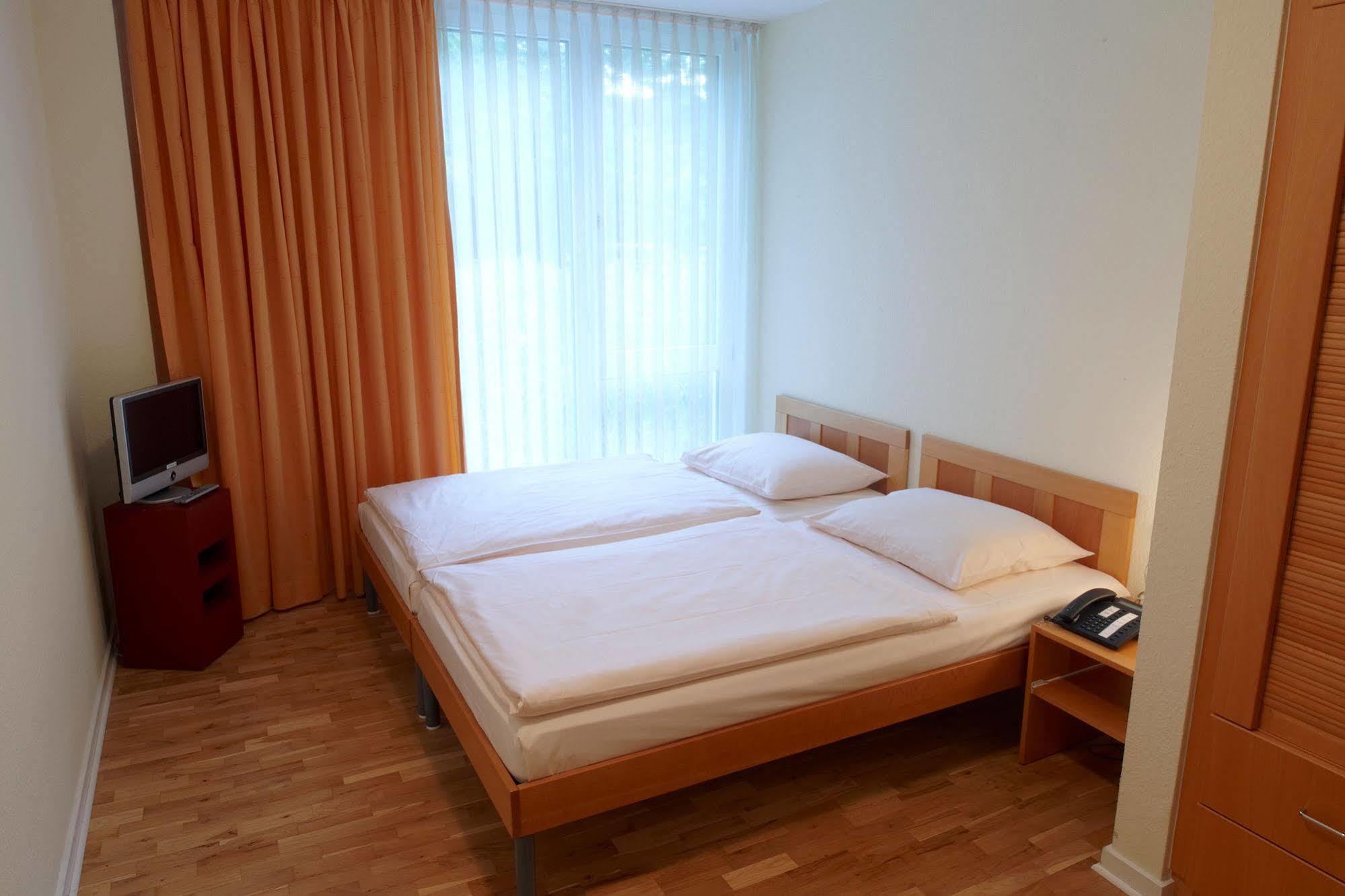 Commundo Tagungshotel Neuss Kültér fotó